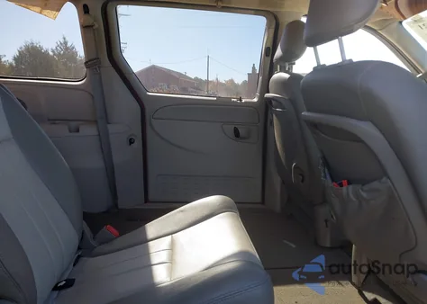 2005 Dodge Grand Caravan Sxt z USA, uszkodzony, nr VIN 2D4GP44L05R345647